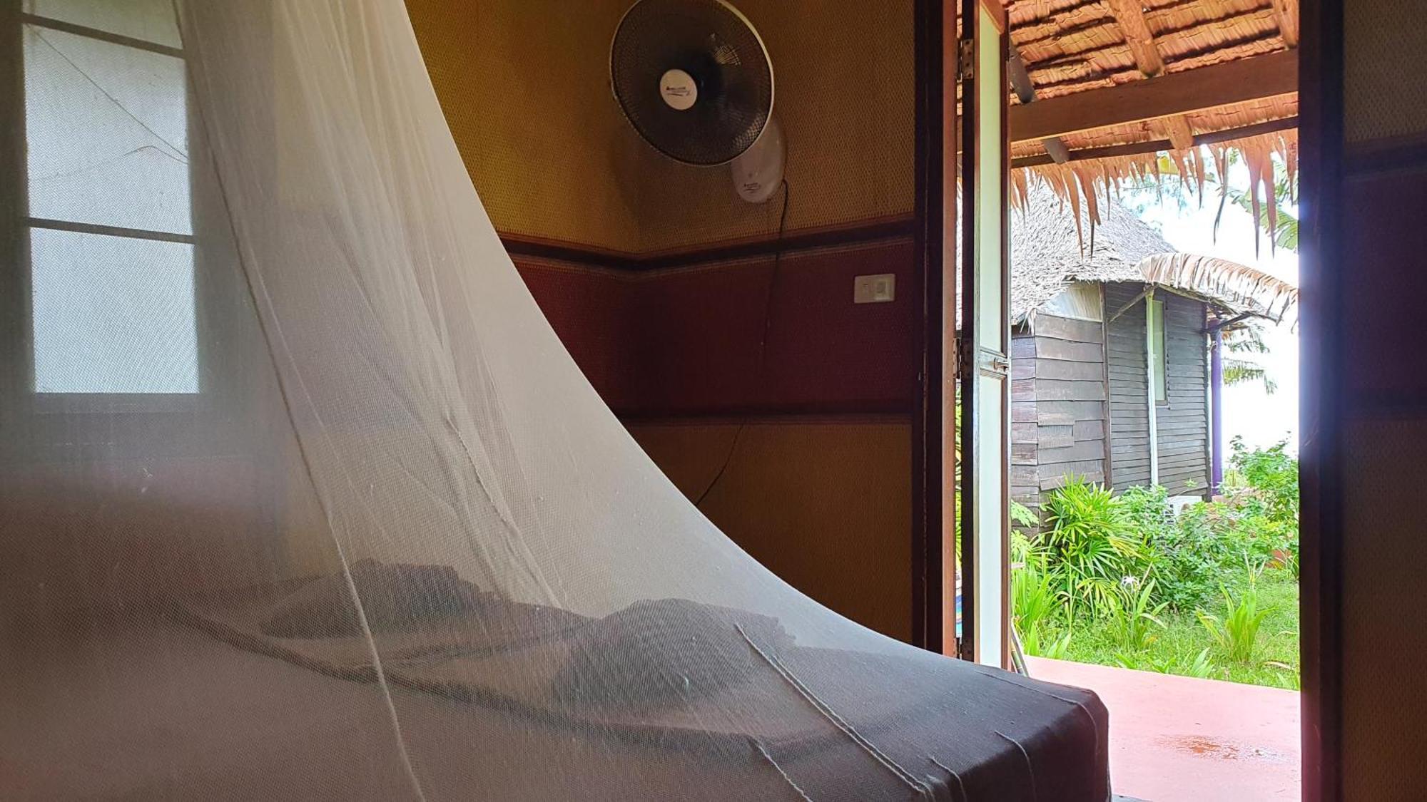 Monkey Island Resort Koh Mak Quarto foto